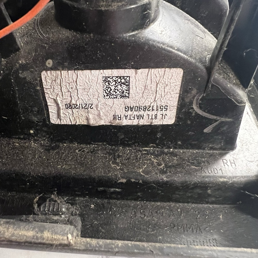 2018-2025 Jeep Wrangler JL Left & Right Set Tail Lights w/ Wiring Harness - Picture 4 of 9